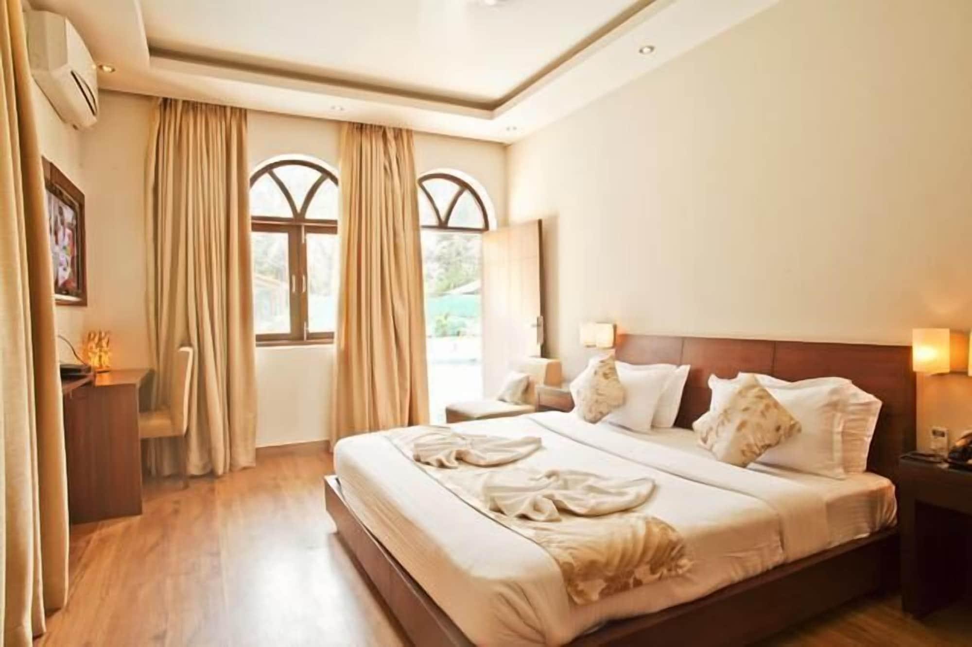 Sukhmantra Resort & Spa Candolim Bagian luar foto