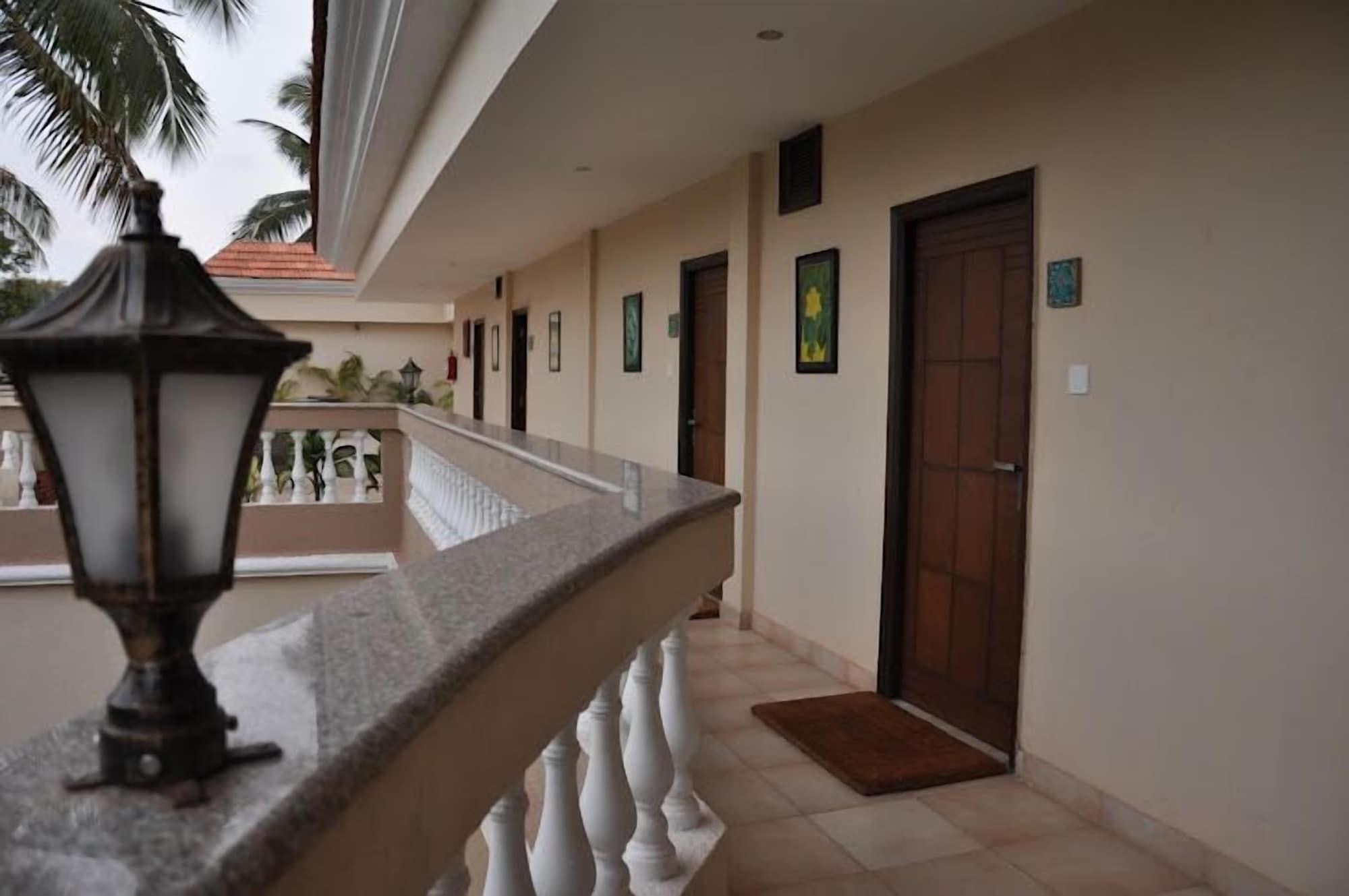 Sukhmantra Resort & Spa Candolim Bagian luar foto